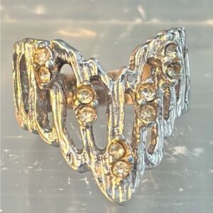 Vintage Sterling Silver Openwork Chevron Ring with Rhinestone Accents – 925